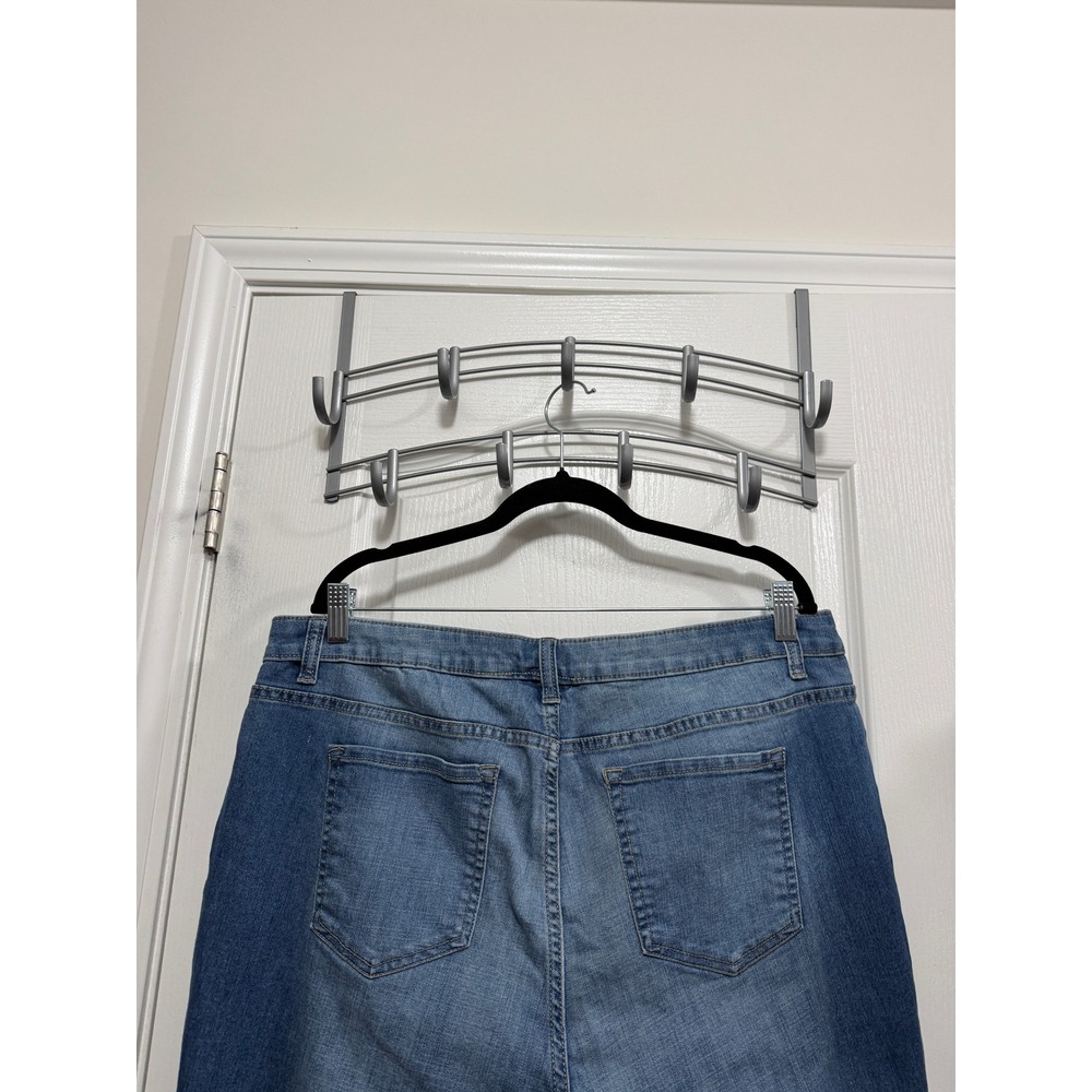 Westport Signature Fit Boyfriend Jeans Womens 18W Blue Floral Embroidered Crop - Picture 13 of 16